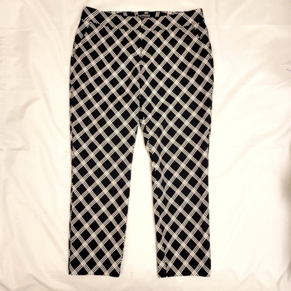 Express Columnist Black & White Diamond Print Pants Size 4R - Picture 3 of 14